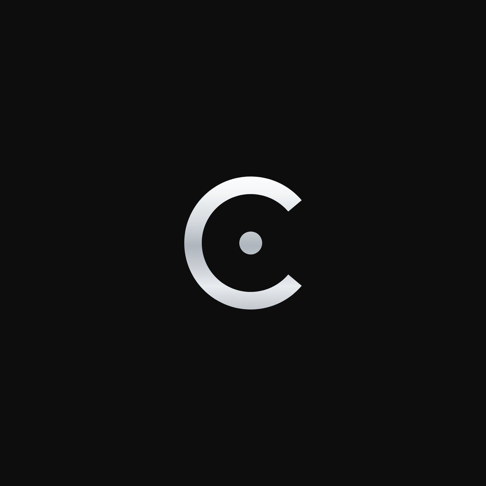 Símbolo de Cleby, la C con el punto, en cromo sobre negro.